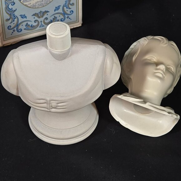 Vtg 70s Avon Bottle 18th Century Classic Figurine Young Boy Bust -Display Only - Picture 8 of 15